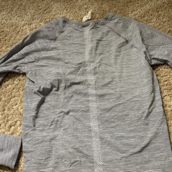 Lululemon Swifty Long Sleeve - Picture 7 of 7